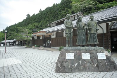 🏛️ 쇼인 기념관(미치노에키 하기오칸)